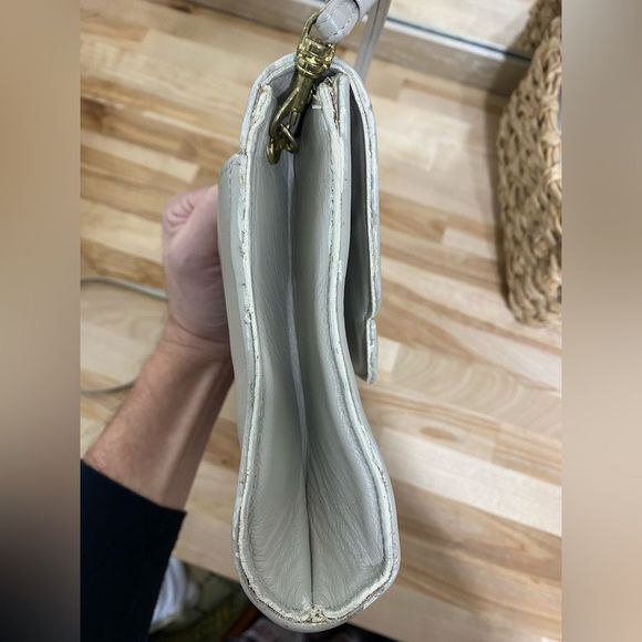 Etienne Aigner cream taupe color leather handbag purse with gold accents - Picture 9 of 16